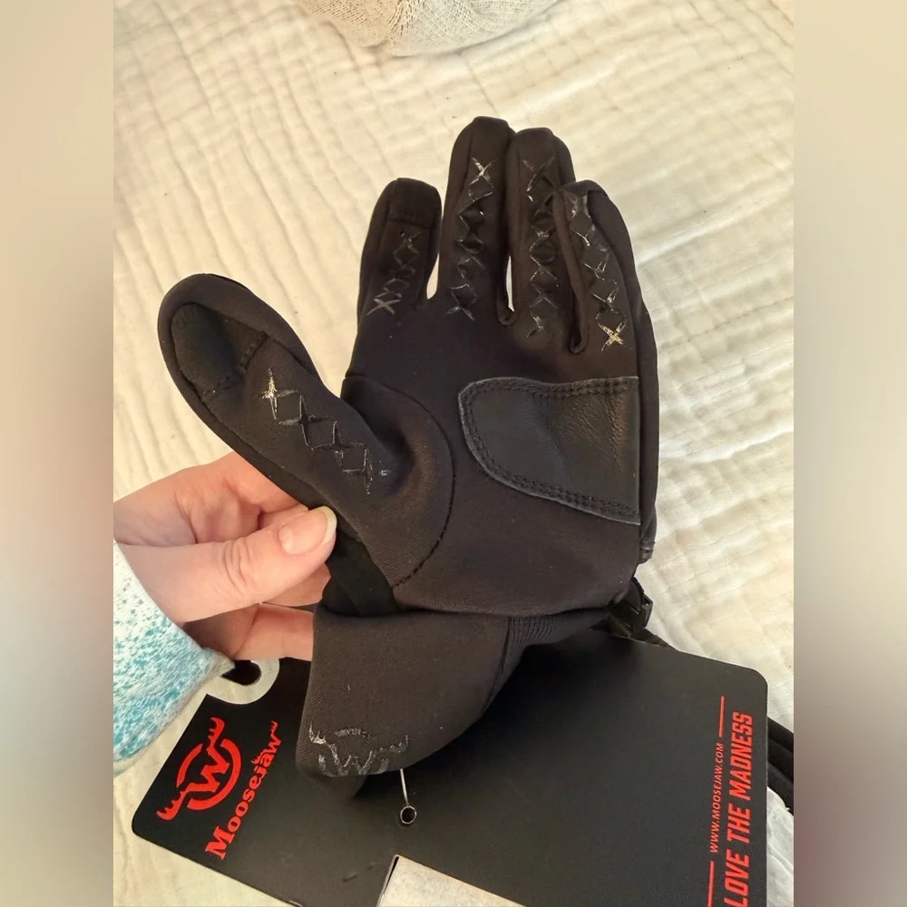 NWT Moosejaw Game Plan Softshell Gloves Size Small